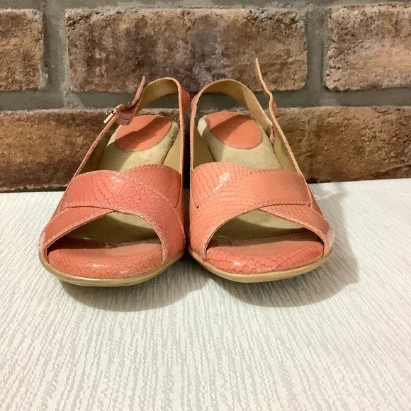 SOFTSPOTS Coral Patent Leather Slingback Sandals - Picture 3 of 12